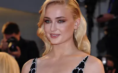 Sophie Turner confesses to her “Most Toxic” dating habit