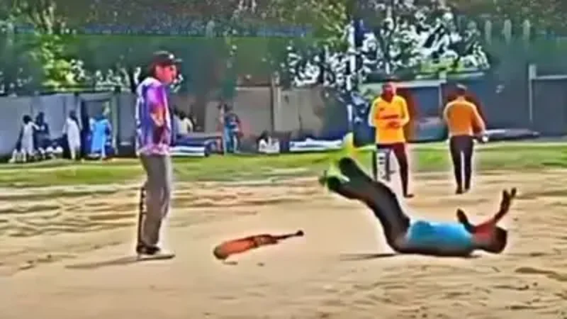 Young batsman dies of heart attack