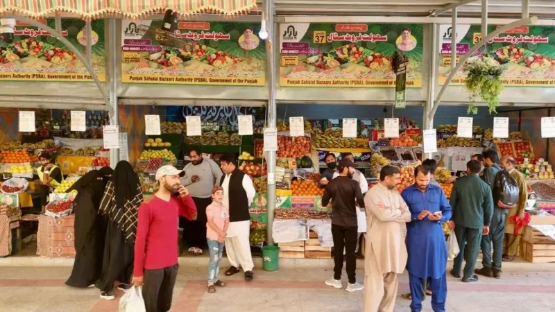  Punjab replaces eviction drives with Sahulat-on-the-Go stalls - Punjab, street vendor