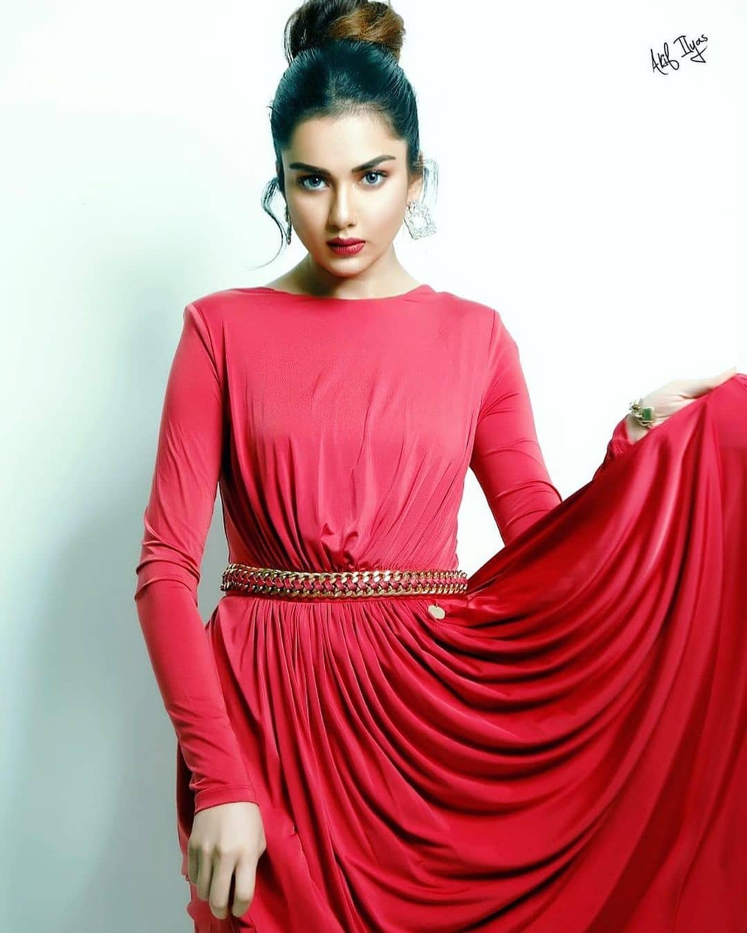 Tuba Aamir Receives Mixed Reactions On New Photos