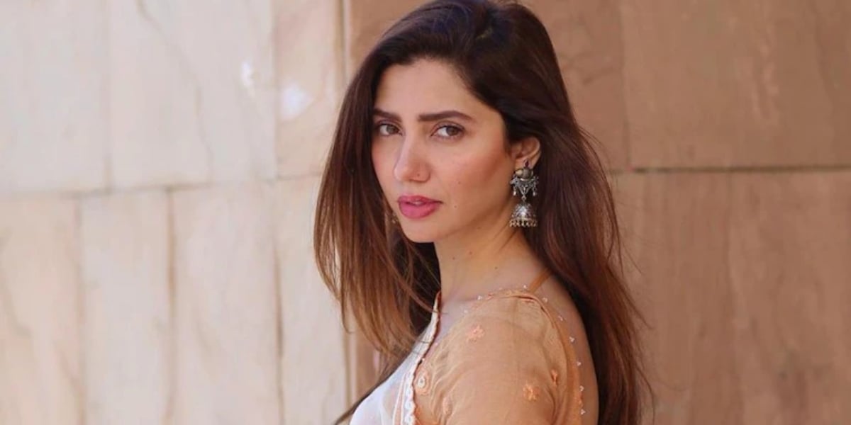 Mahira Khan slams an Indian for calling her ‘bhikhari Pakistani’