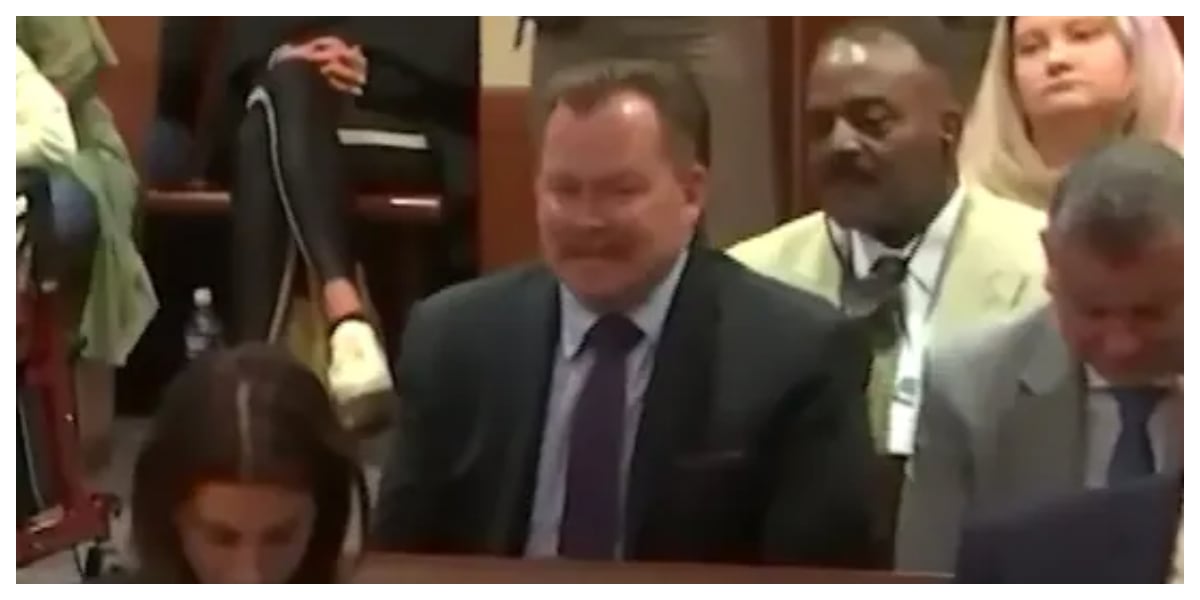 Why was johnny depp discount security guard laughing in court