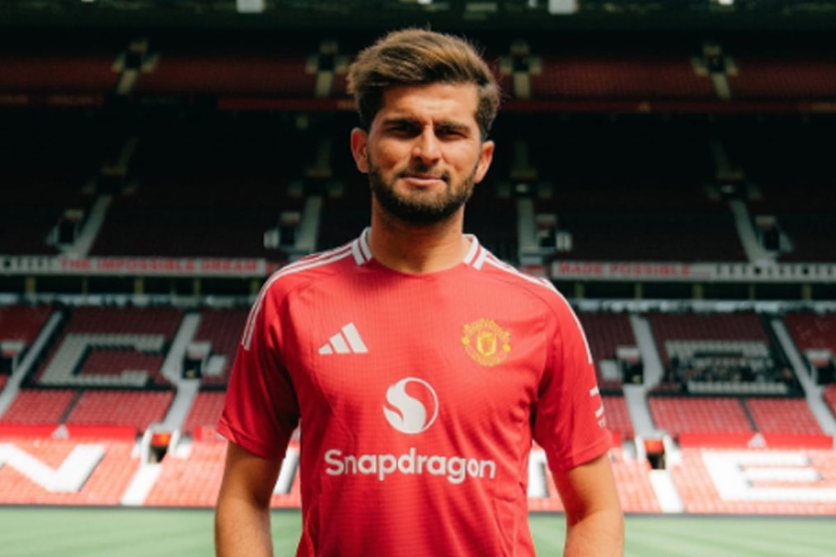 Shaheen Shah Afridi makes history with Manchester United kit launch