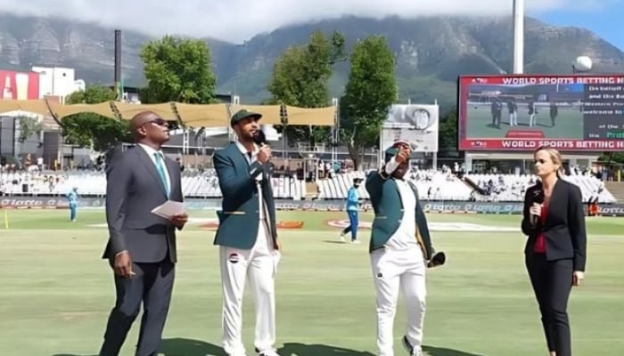 South Africa wins toss, choose to bat against Pakistan